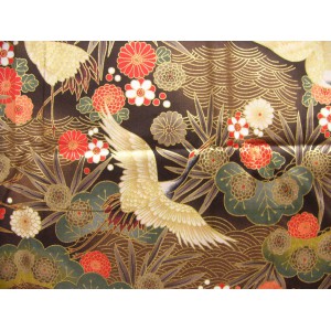 coupon tissu Japonais traditionnel 55x49cm grue fleuri doré fond noir 74
