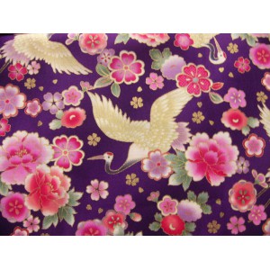 coupon tissu Japonais traditionnel 55x49cm grue fleuri dore fond violet 80